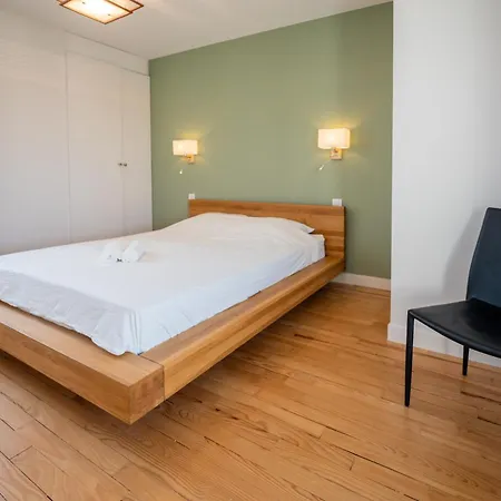 Jeanne D'arc Terrasse *