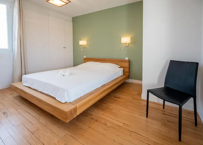 Jeanne D'arc Terrasse *