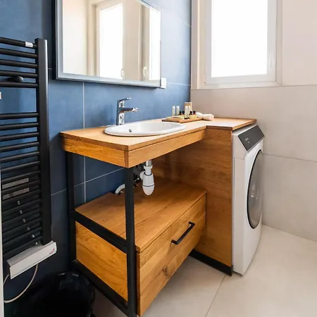 Jeanne D'arc Terrasse *